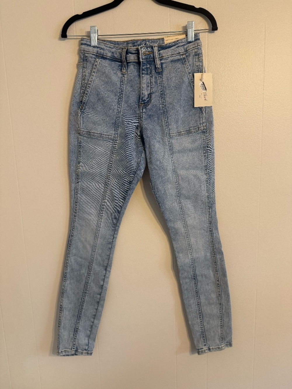 NWT Universal Threads Smooths & Sculpts High Rise Skinny Jeans Size 00 Reg (24R)